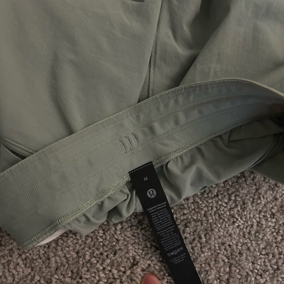 Lululemon License to Train Medium Light Green Shorts - Picture 4 of 4